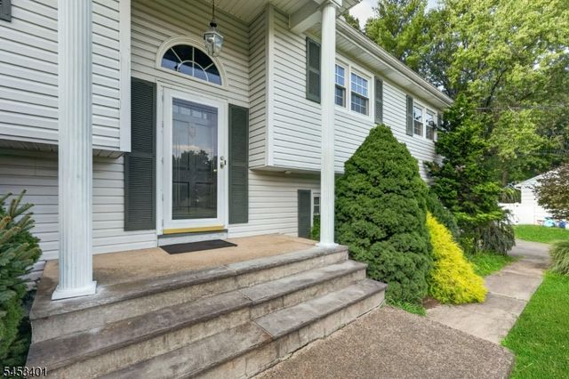 13 Friar Way, Wayne Twp., NJ 07470
