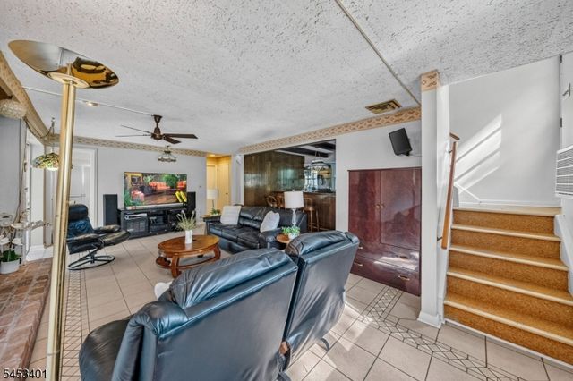 13 Friar Way, Wayne Twp., NJ 07470