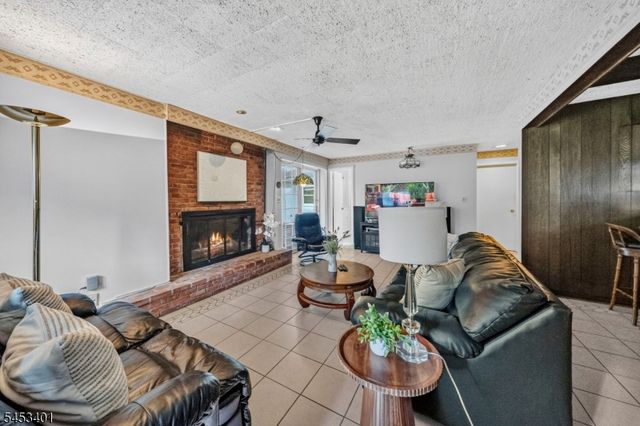 13 Friar Way, Wayne Twp., NJ 07470