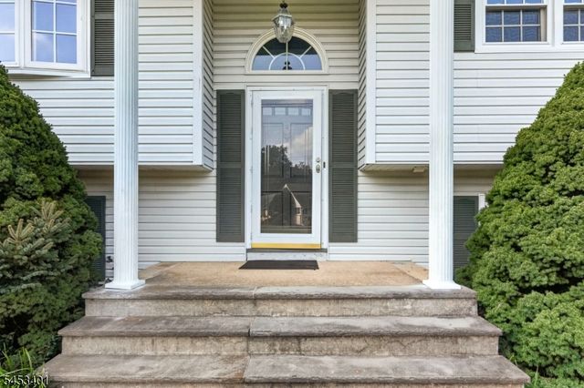 13 Friar Way, Wayne Twp., NJ 07470