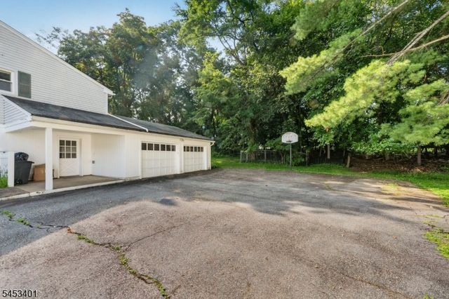 13 Friar Way, Wayne Twp., NJ 07470