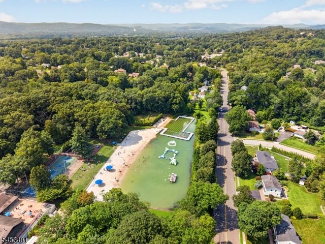 13 Friar Way, Wayne Twp., NJ 07470