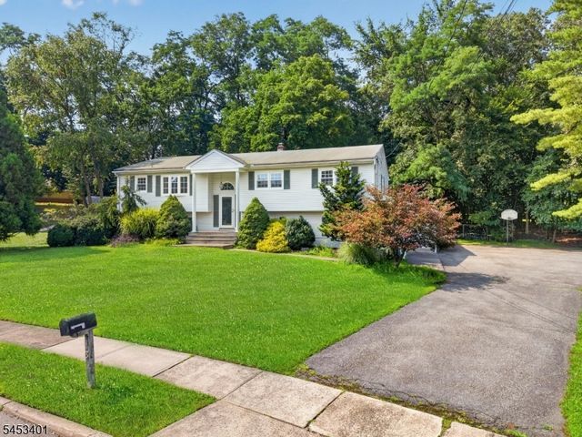 13 Friar Way, Wayne Twp., NJ 07470
