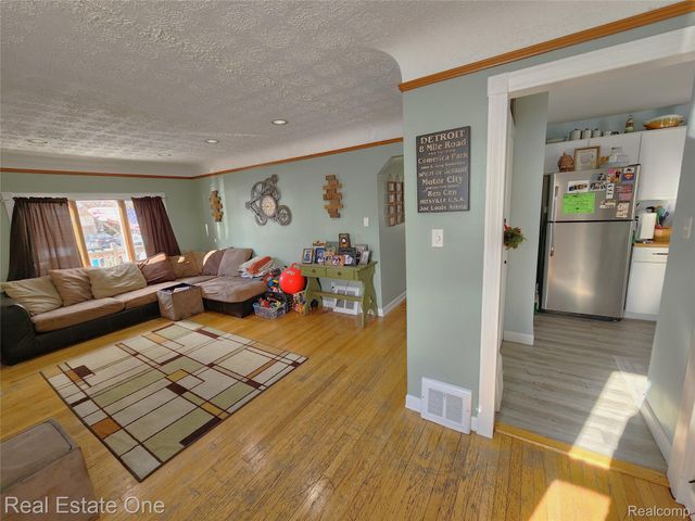 759 Chippewa Street, Mt. Clemens, MI 48043