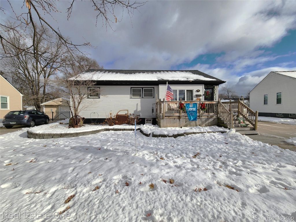 759 Chippewa Street, Mt. Clemens, MI 48043