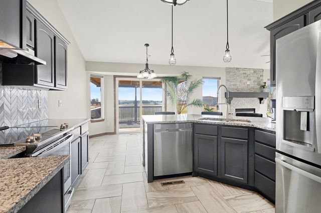 2401 N Woodridge Cir, Wichita, KS 67226