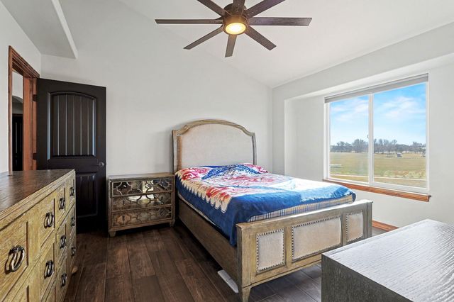 2401 N Woodridge Cir, Wichita, KS 67226