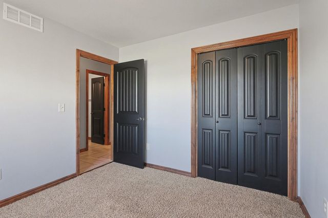 2401 N Woodridge Cir, Wichita, KS 67226