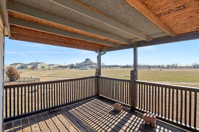 2401 N Woodridge Cir, Wichita, KS 67226