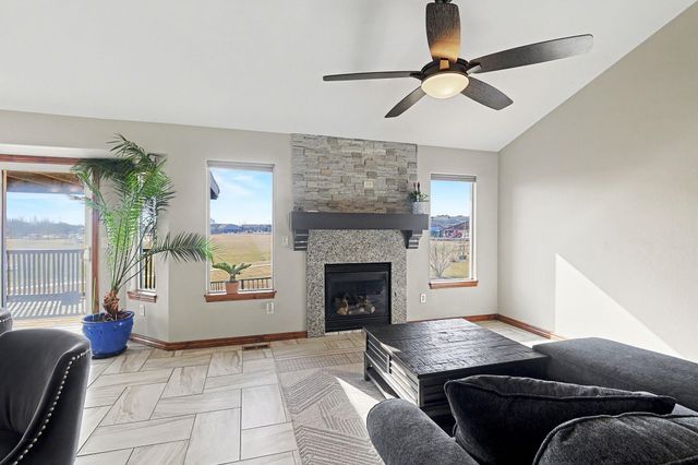 2401 N Woodridge Cir, Wichita, KS 67226