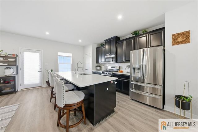 1205 English Lane 1205, Parlin, NJ 08859