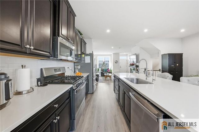 1205 English Lane 1205, Parlin, NJ 08859