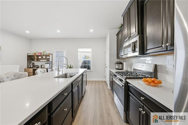 1205 English Lane 1205, Parlin, NJ 08859