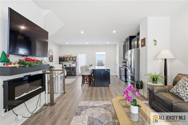 1205 English Lane 1205, Parlin, NJ 08859