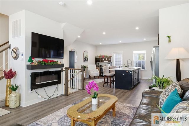 1205 English Lane 1205, Parlin, NJ 08859