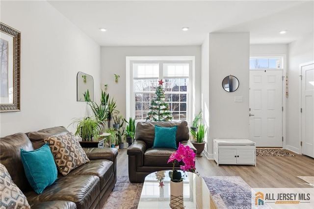 1205 English Lane 1205, Parlin, NJ 08859