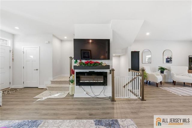 1205 English Lane 1205, Parlin, NJ 08859