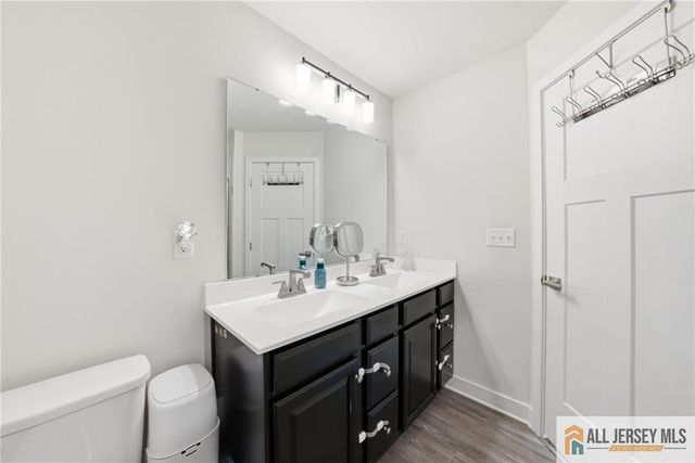 1205 English Lane 1205, Parlin, NJ 08859