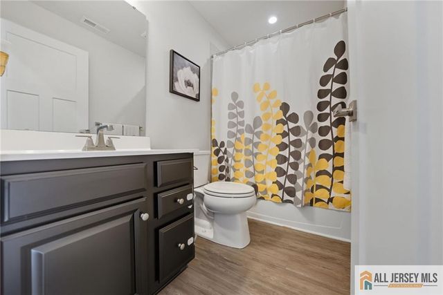 1205 English Lane 1205, Parlin, NJ 08859