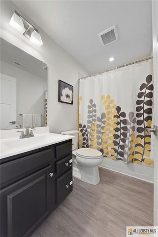 1205 English Lane 1205, Parlin, NJ 08859