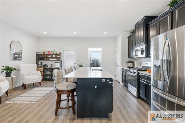 1205 English Lane 1205, Parlin, NJ 08859