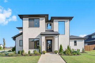 4301 S 87th Place, Bentonville, AR 72713