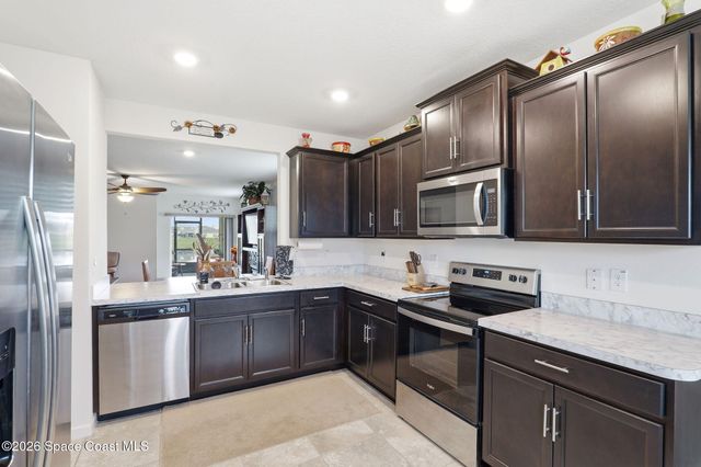 380 Guinevere Drive SW, Palm Bay, FL 32908