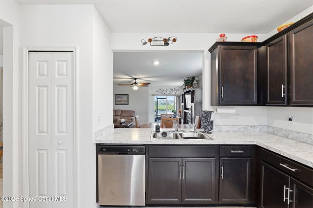 380 Guinevere Drive SW, Palm Bay, FL 32908