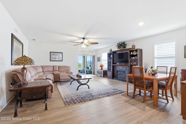 380 Guinevere Drive SW, Palm Bay, FL 32908
