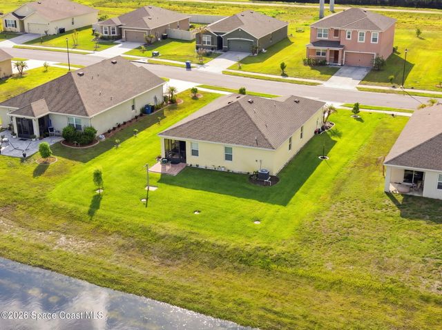 380 Guinevere Drive SW, Palm Bay, FL 32908