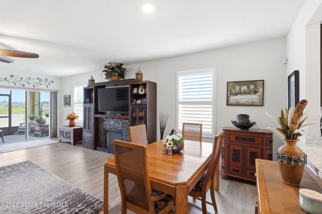 380 Guinevere Drive SW, Palm Bay, FL 32908