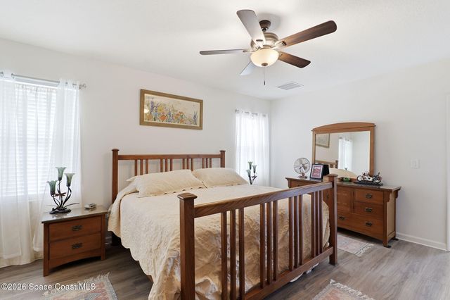 380 Guinevere Drive SW, Palm Bay, FL 32908