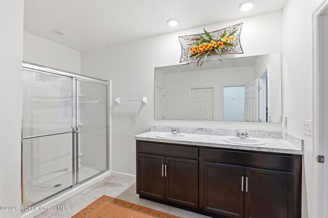 380 Guinevere Drive SW, Palm Bay, FL 32908