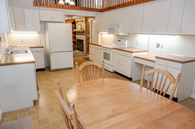 109 Russell Lane, Abington, MA 02351