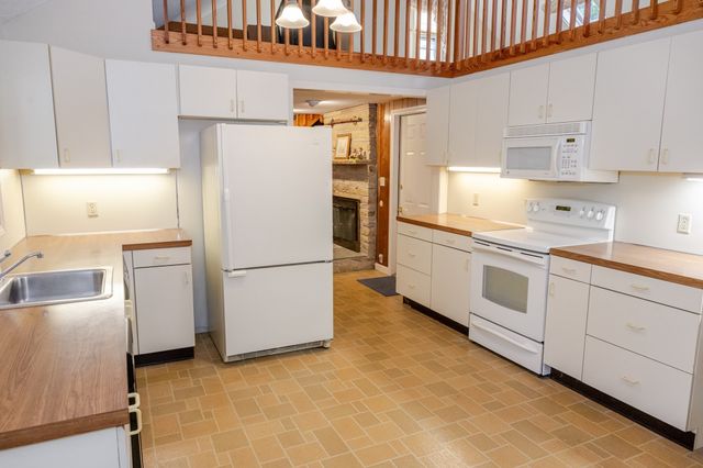 109 Russell Lane, Abington, MA 02351