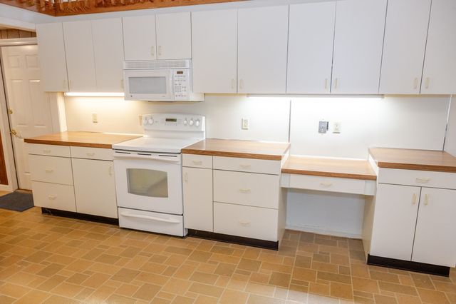 109 Russell Lane, Abington, MA 02351