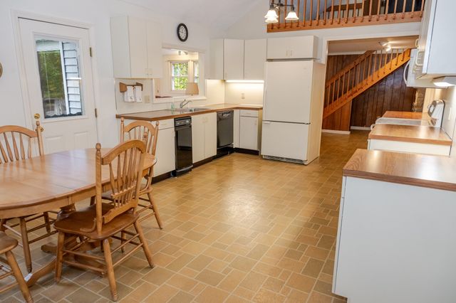 109 Russell Lane, Abington, MA 02351