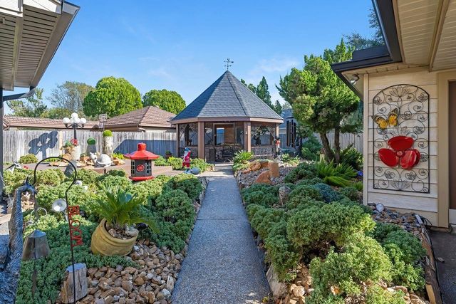 11511 Briar Rose Drive, Houston, TX 77077