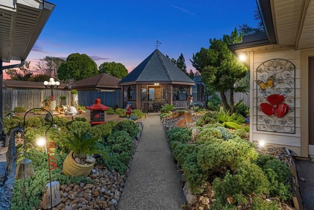 11511 Briar Rose Drive, Houston, TX 77077