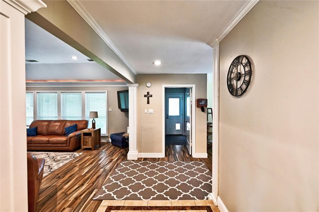 9102 Tepee Trail, Houston, TX 77064