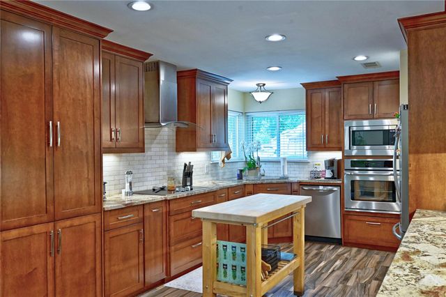 9102 Tepee Trail, Houston, TX 77064