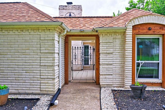 9102 Tepee Trail, Houston, TX 77064