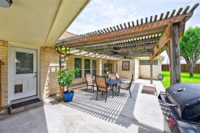 9102 Tepee Trail, Houston, TX 77064