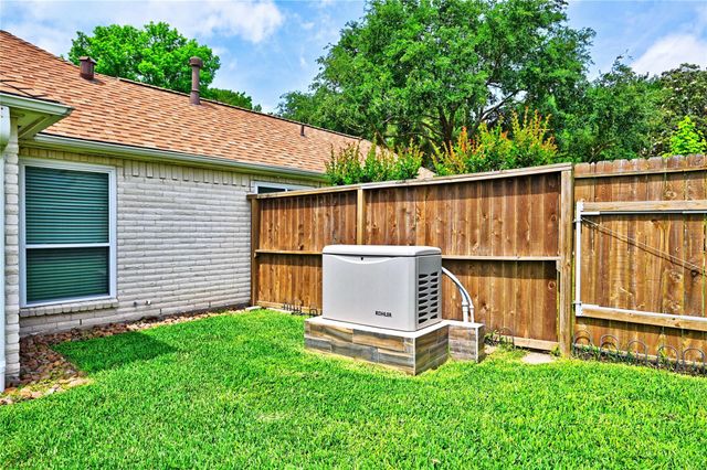 9102 Tepee Trail, Houston, TX 77064