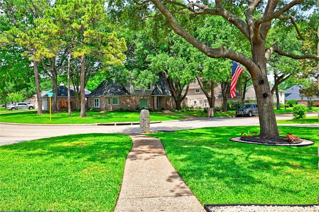 9102 Tepee Trail, Houston, TX 77064