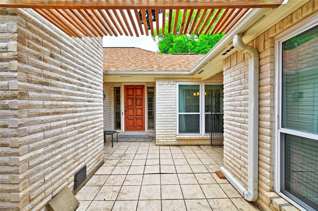 9102 Tepee Trail, Houston, TX 77064