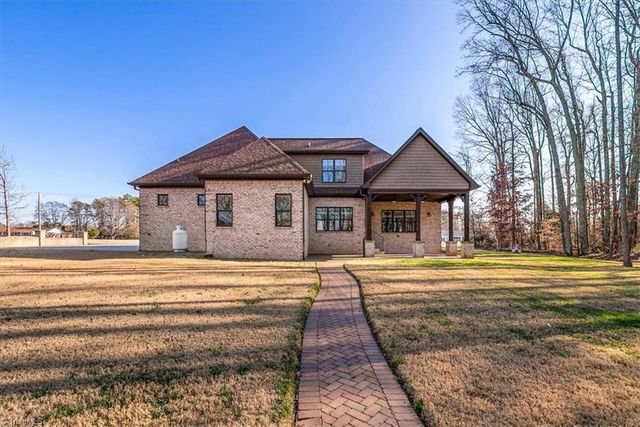 1635 Squire Davis Road, Kernersville, NC 27284