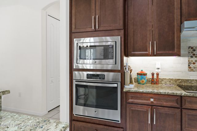 111 Via Catalano Court NE, Palm Bay, FL 32907