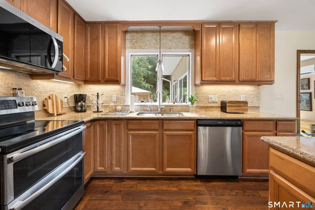 20 Lindsley Drive, Wolcott, CT 06716