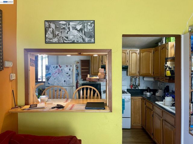 9625 Cherry St, Oakland, CA 94603
